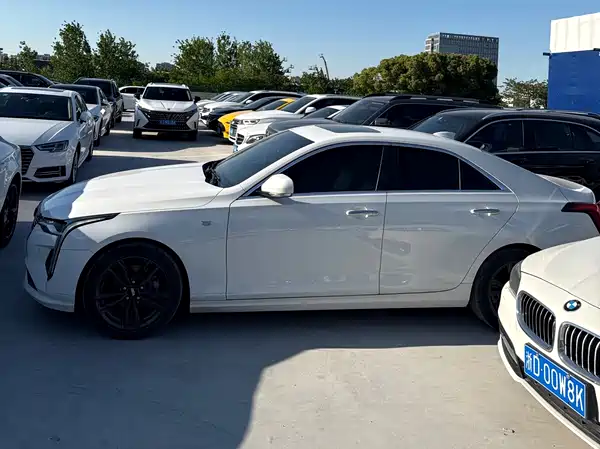 Cadillac CT4 2022