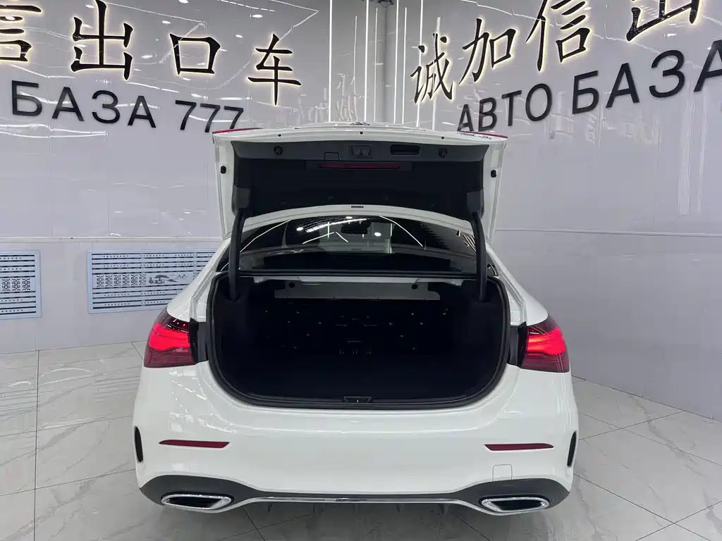 Mercedes-Benz A-Class 2024 — фото 17