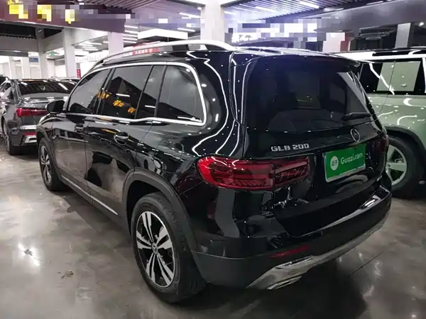 Mercedes-Benz GLB 2024