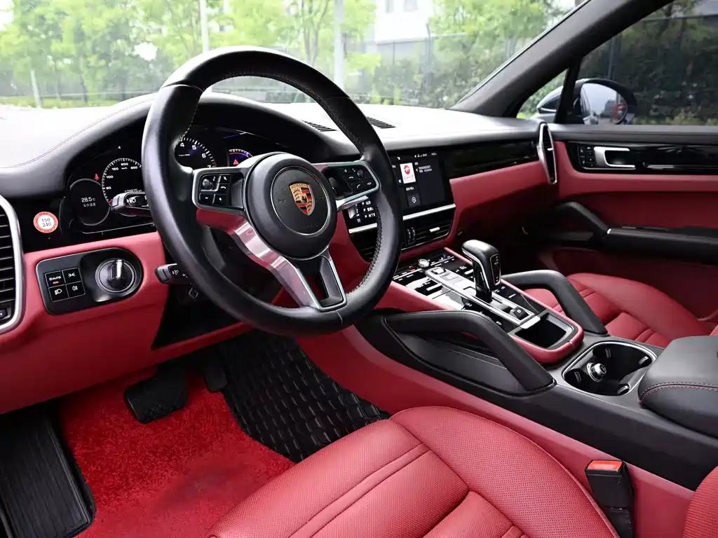 Porsche Cayenne 2018 — фото 13