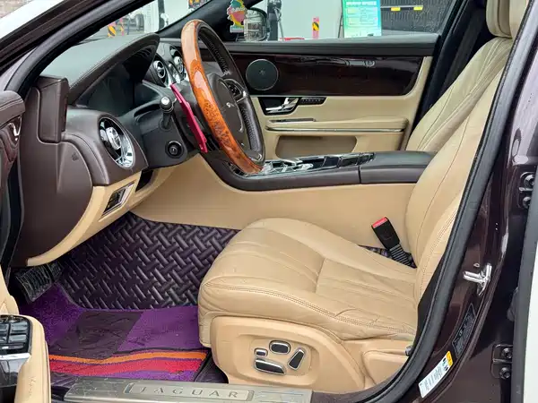 Jaguar XJ 2012