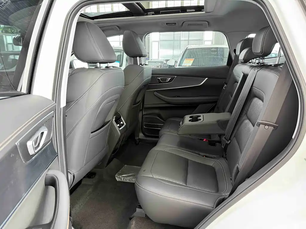 Chery Tiggo 8 2022 — фото 16