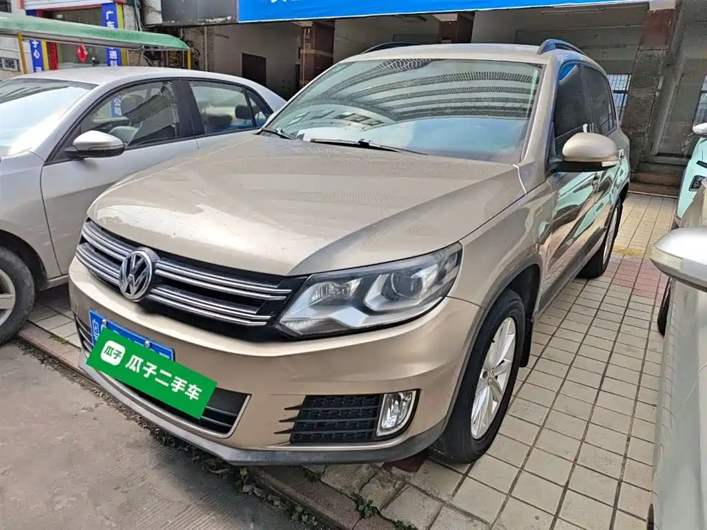 Volkswagen Tiguan 2015 — фото 1