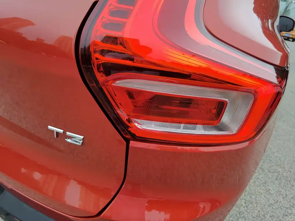 Volvo XC40 2020 — фото 23