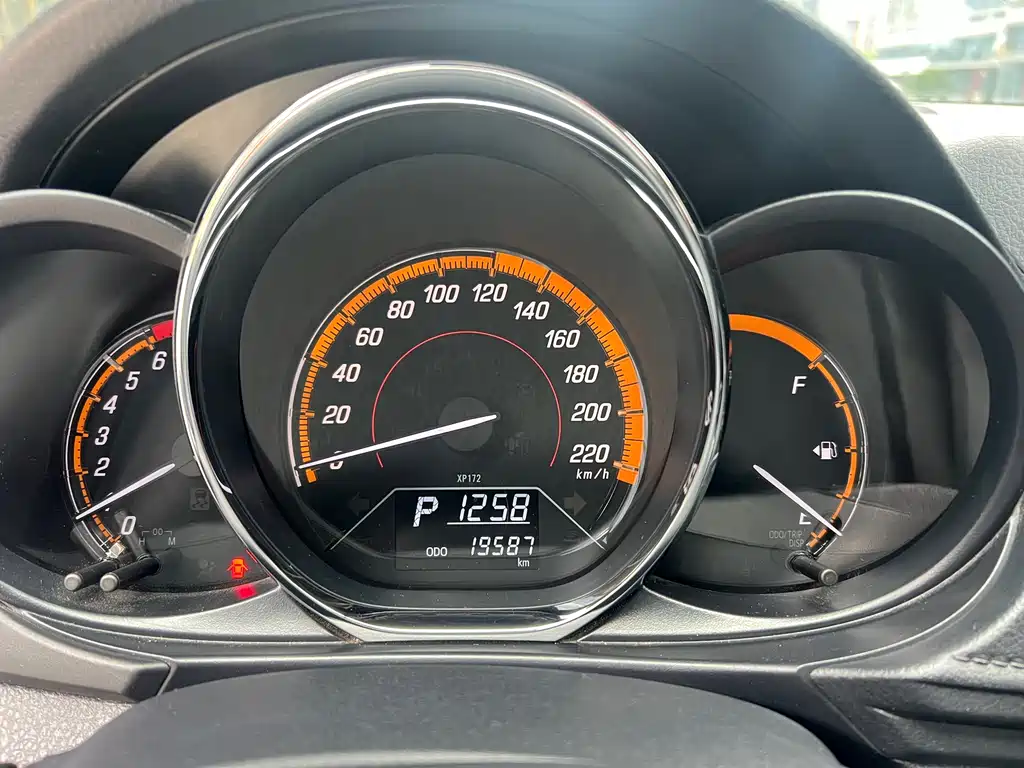 Toyota Yaris L 2022 — фото 21
