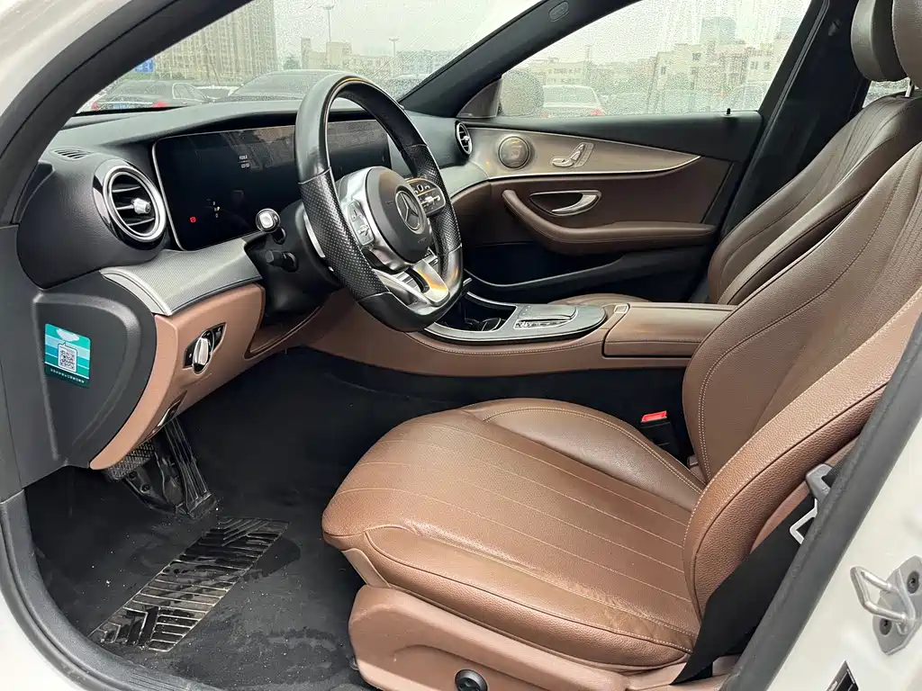 Mercedes-Benz E-Class 2019 — фото 13