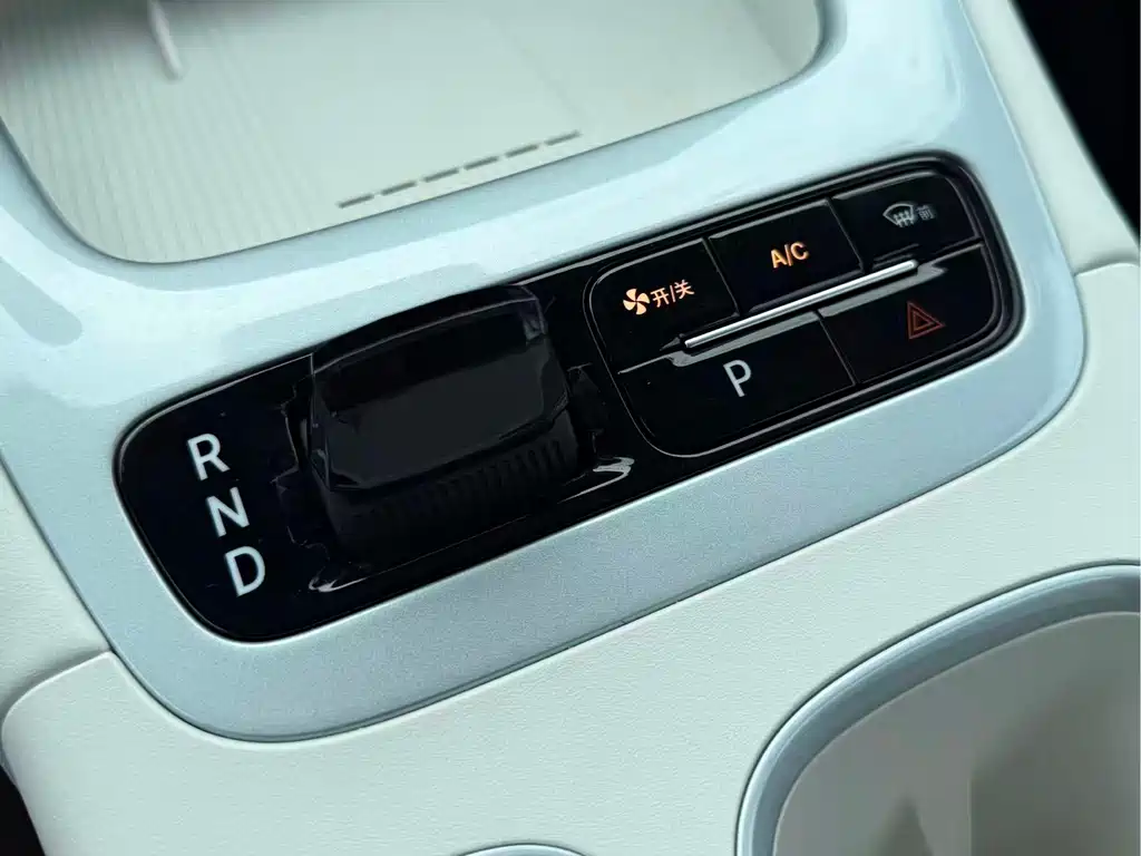 Geely Galaxy Starwish 2025 — фото 21