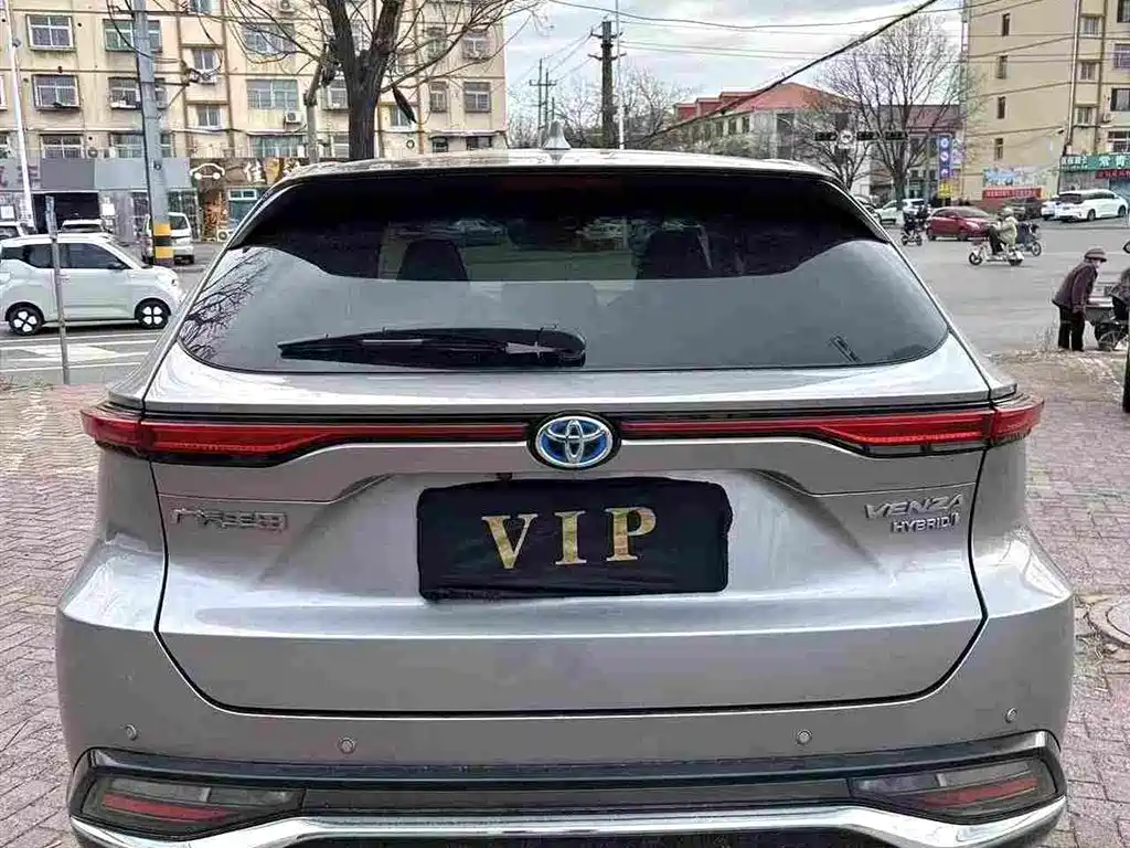 Toyota Venza 2023 — фото 8
