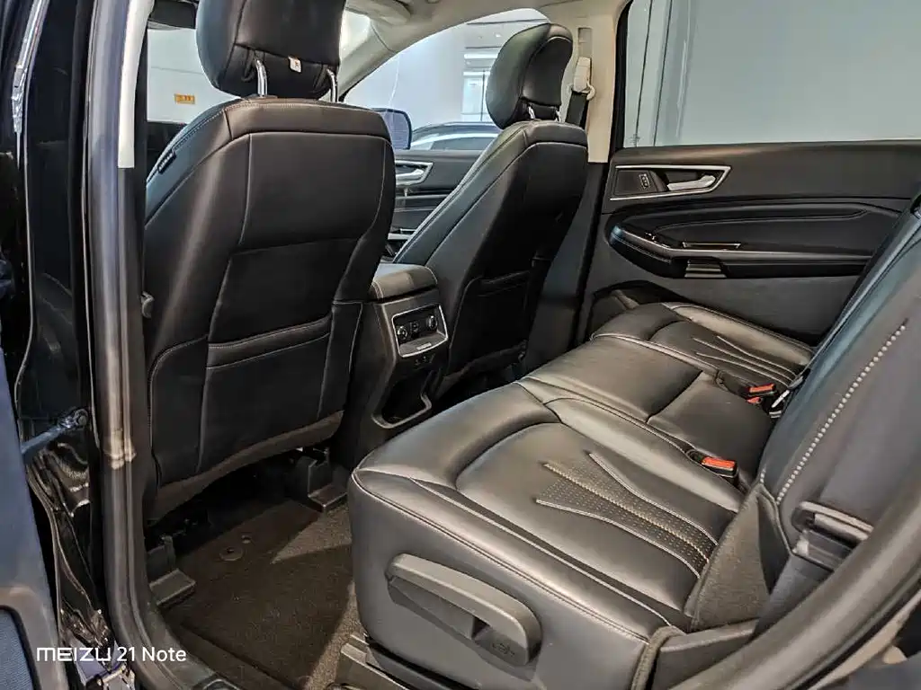 Ford Edge 2022 — фото 11