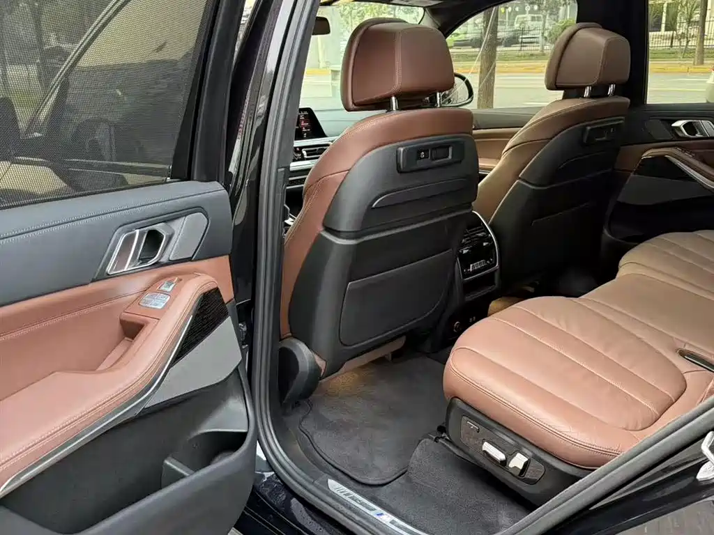 BMW X7 2022 — фото 11