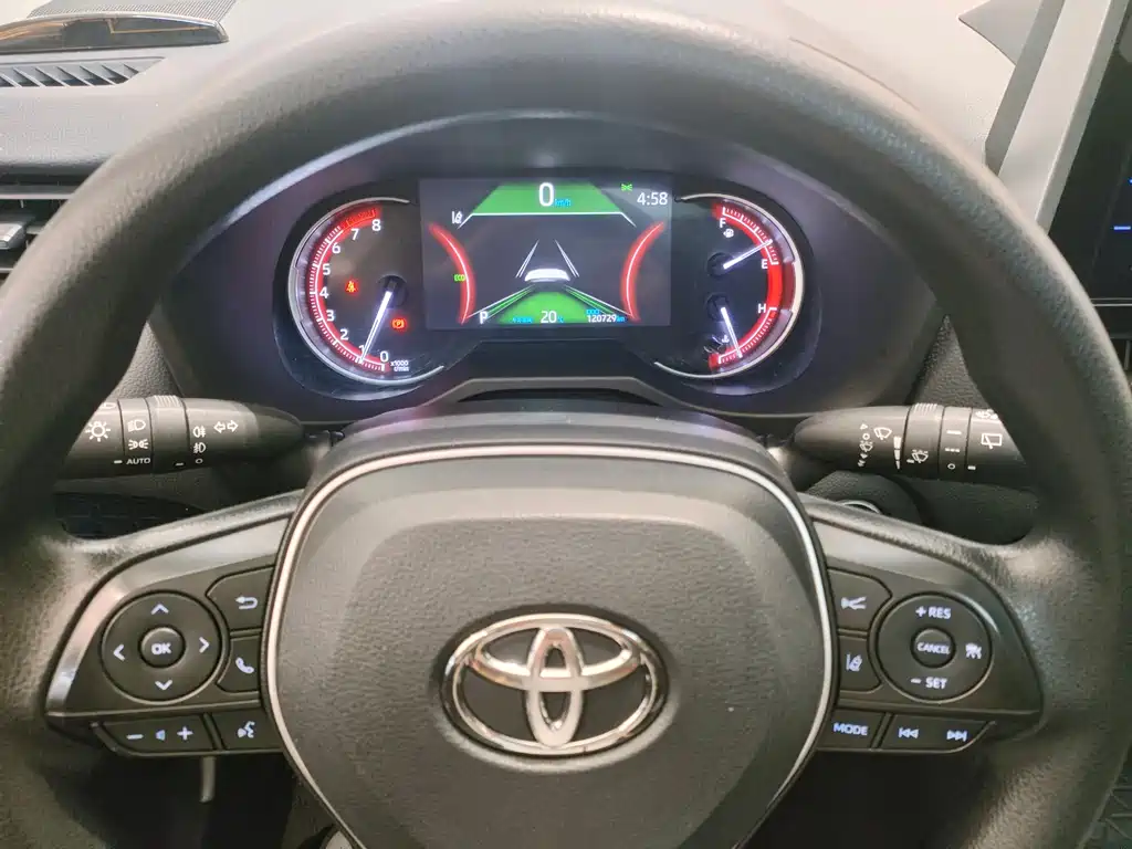 Toyota RAV4 2021 — фото 15