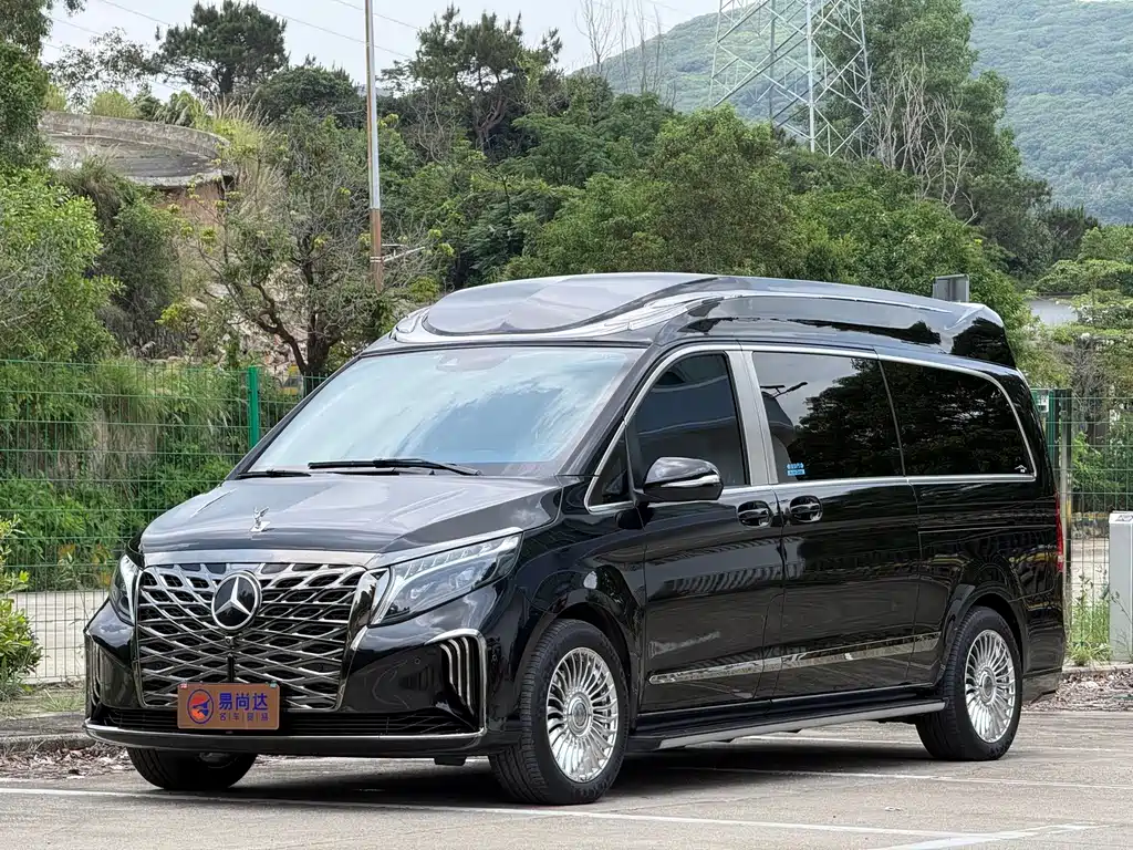 Mercedes-Benz V-Class 2023 — фото 2
