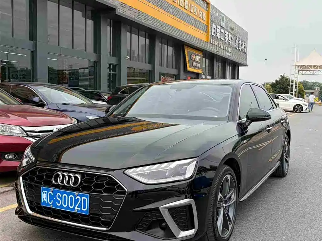 Audi A4L 2021 — фото 1