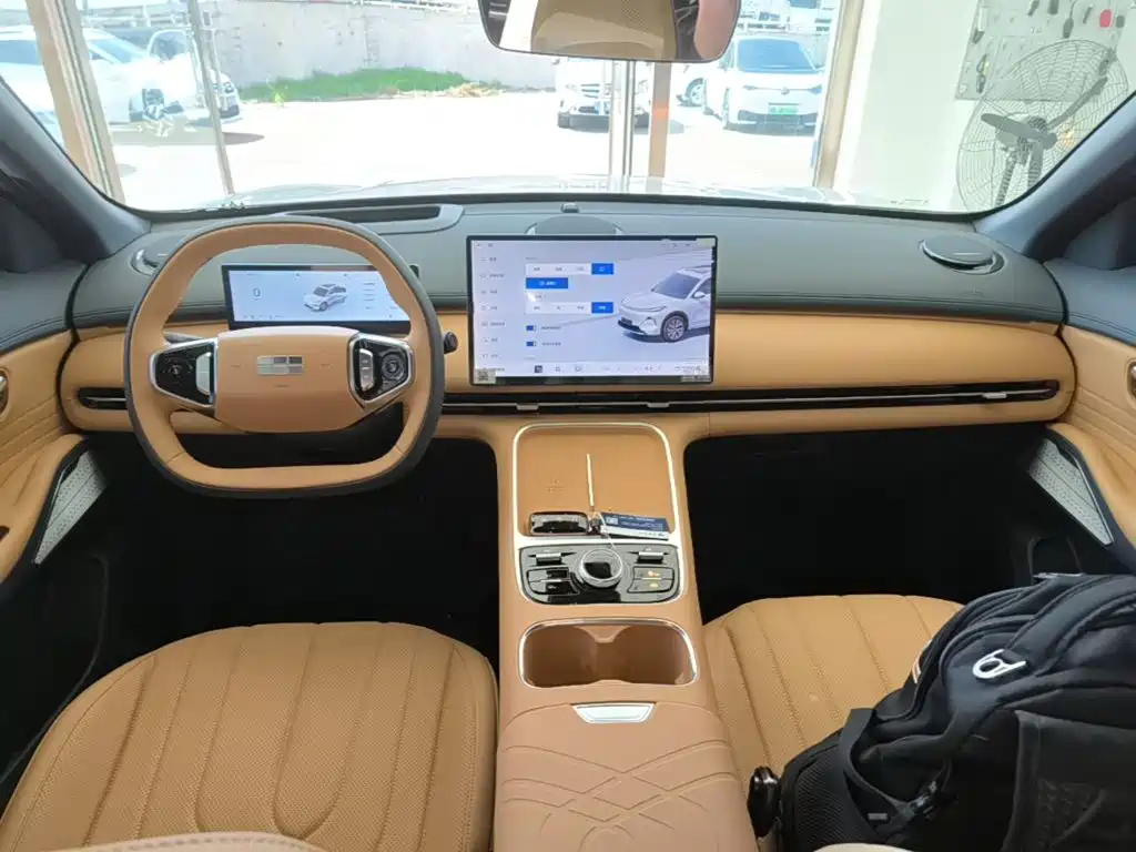 Geely Galaxy Starship 7 2025 — фото 10