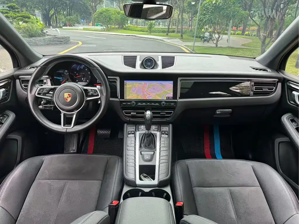 Porsche Macan 2022 — фото 10