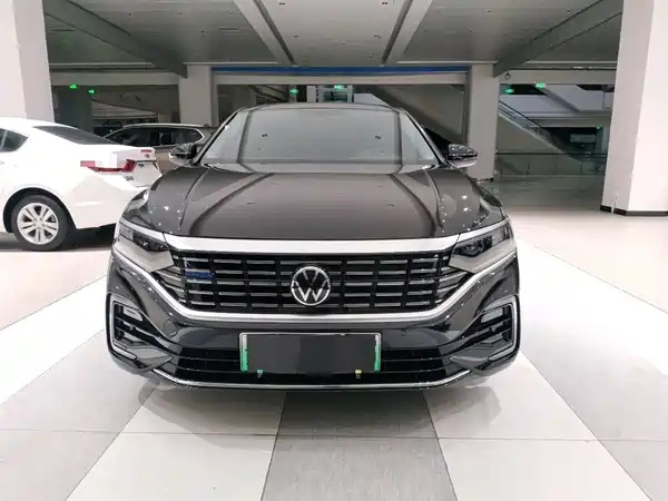 Volkswagen Passat Plug-In Hybrid 2022
