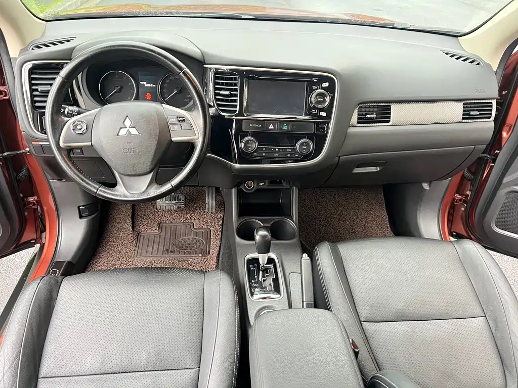 Mitsubishi Outlander 2015 — фото 12