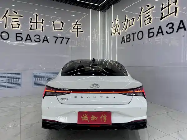 Hyundai Elantra 2023