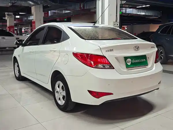 Hyundai Accent 2014