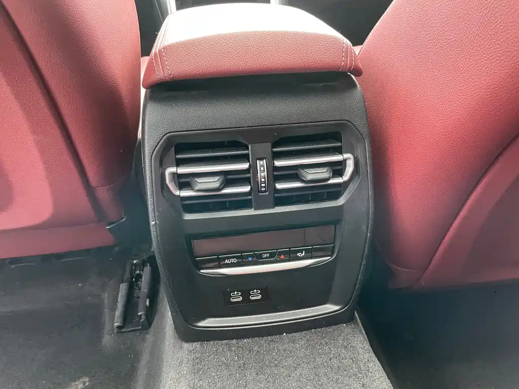 BMW 3 Series 2023 — фото 13