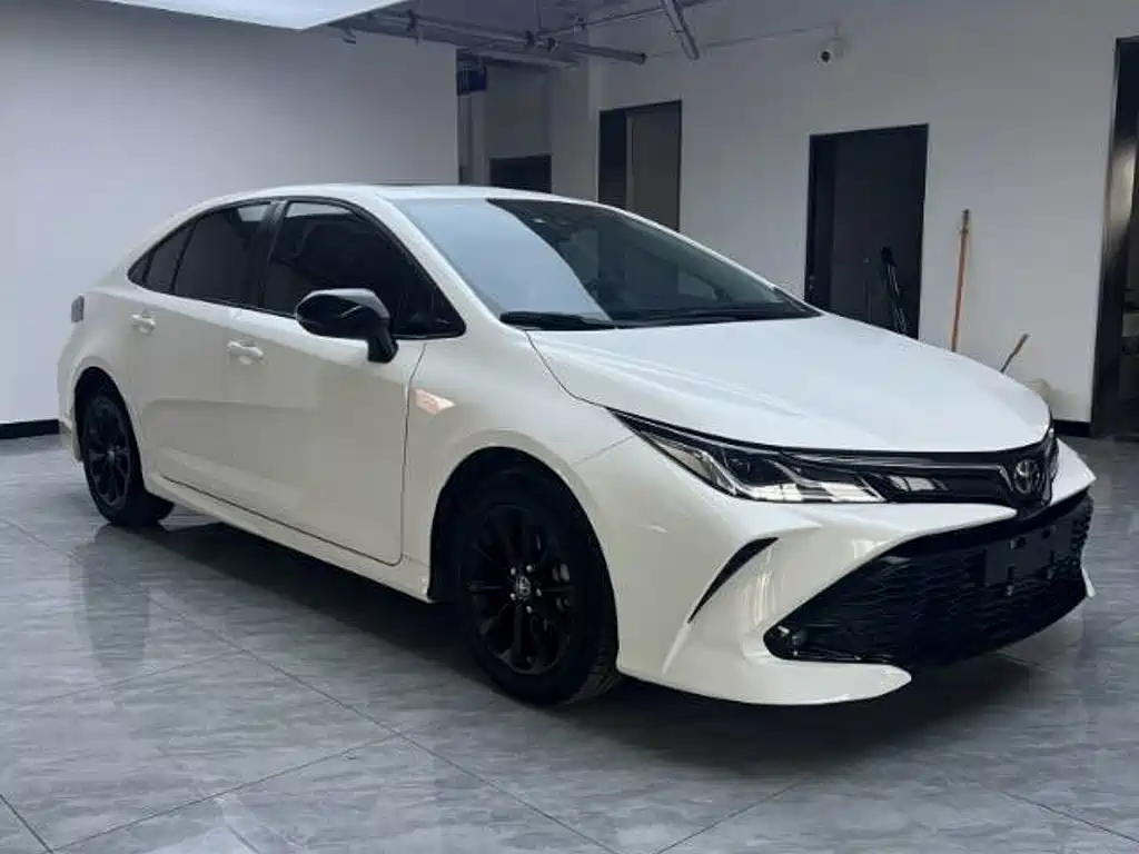 Toyota Corolla 2023 — фото 3