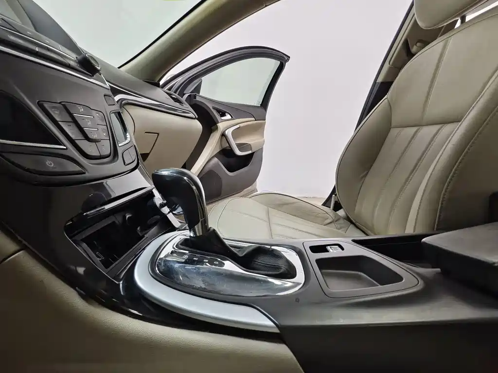 Buick Regal 2015 — фото 12