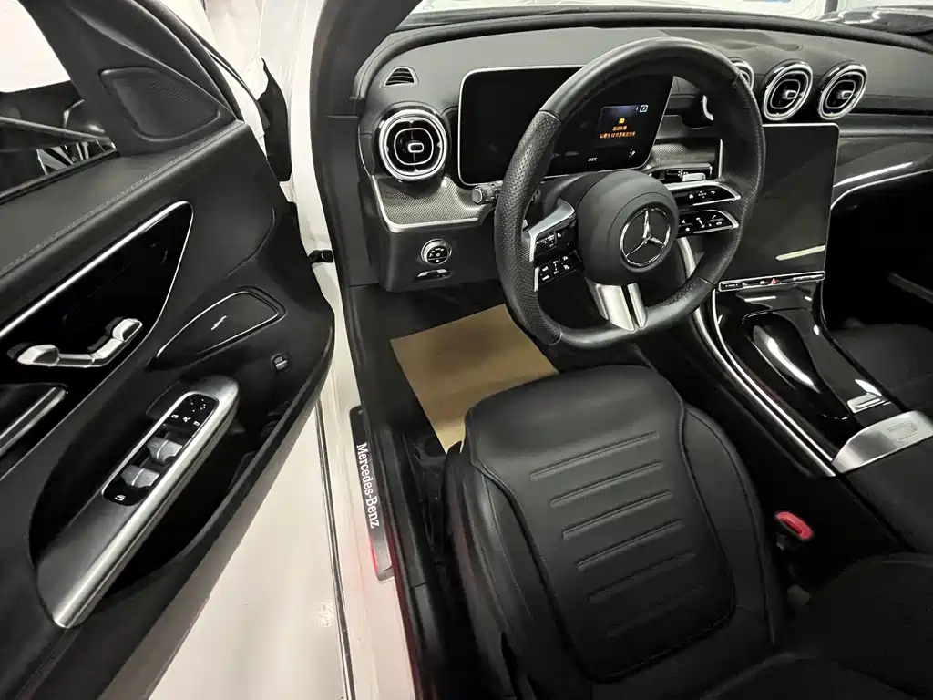 Mercedes-Benz C-Class 2024