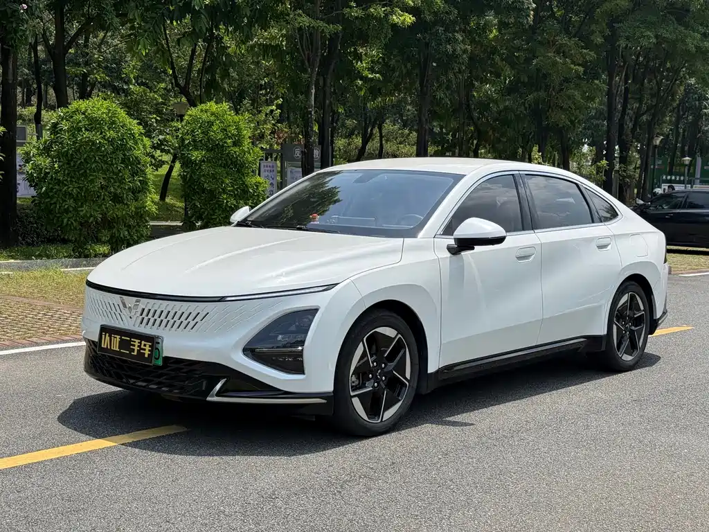 Wuling Starlight 2023 — фото 1