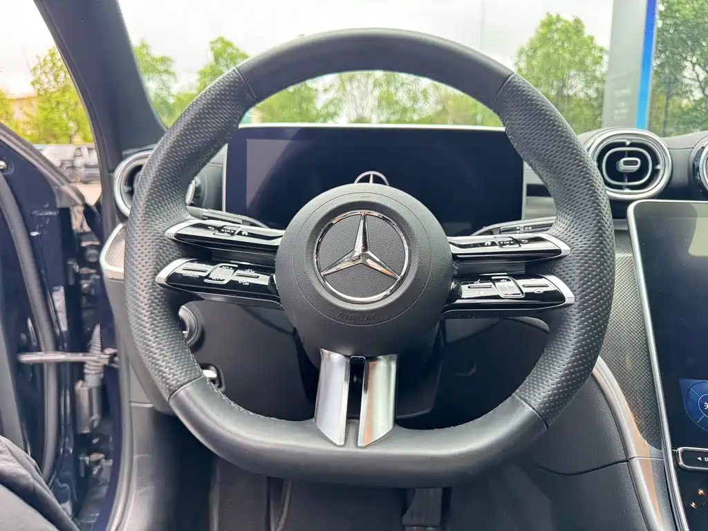 Mercedes-Benz C-Class 2023 — фото 7