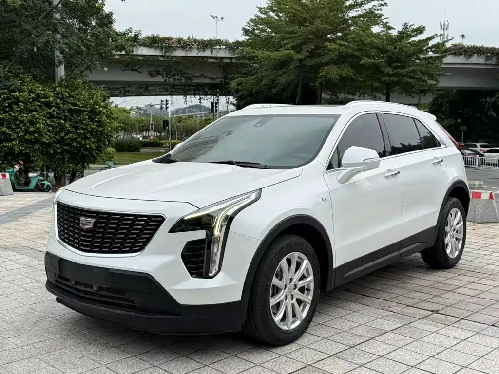 Cadillac XT4 2022 — фото 1