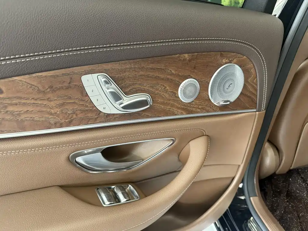 Mercedes-Benz E-Class 2020 — фото 14