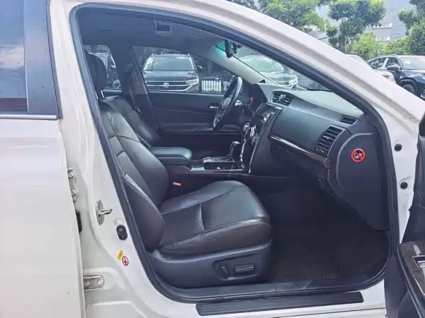 Toyota Reiz 2016