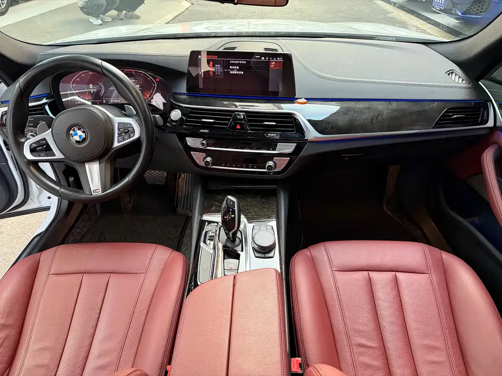 BMW 5 Series 2020 — фото 12