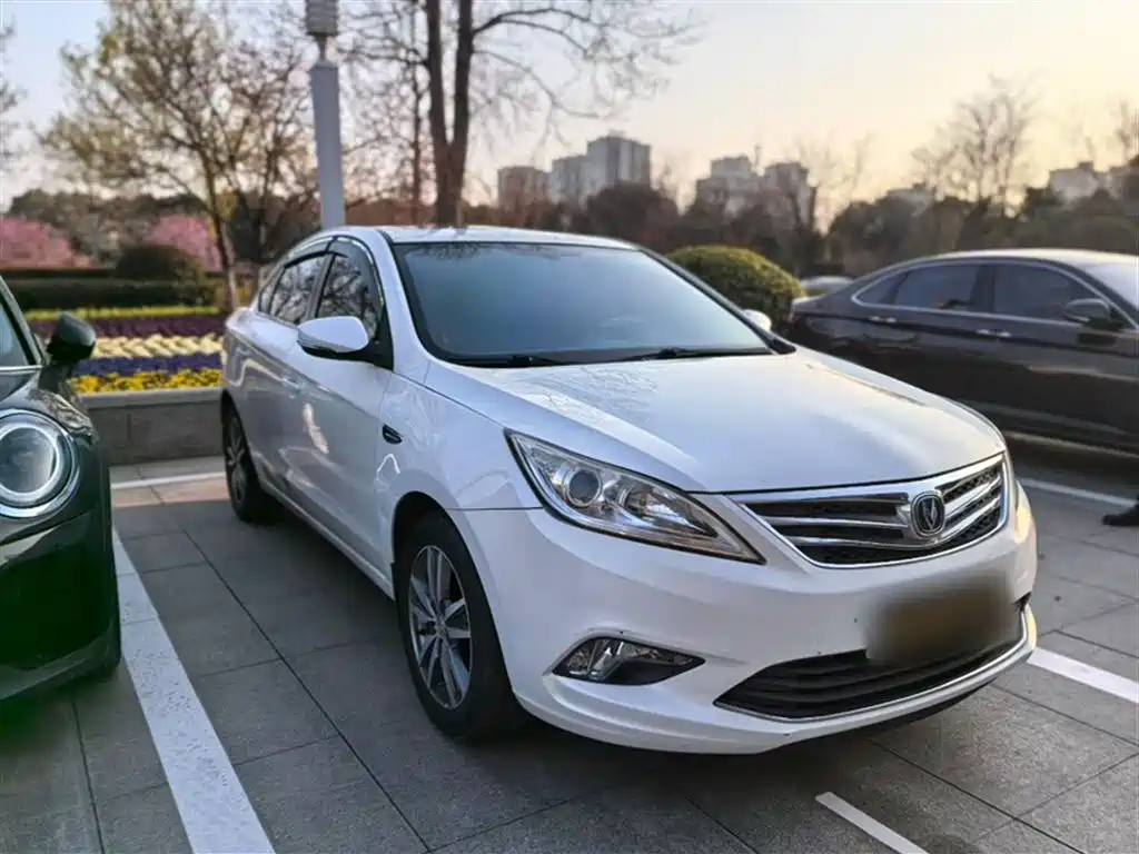 Changan Eado 2015 — фото 12