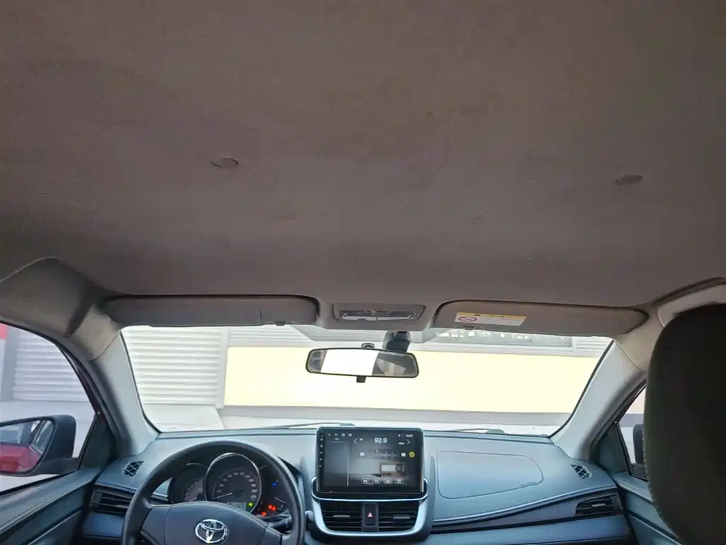 Toyota Yaris L 2020 — фото 18