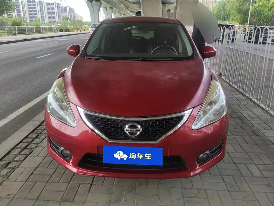 Nissan Tiida 2012