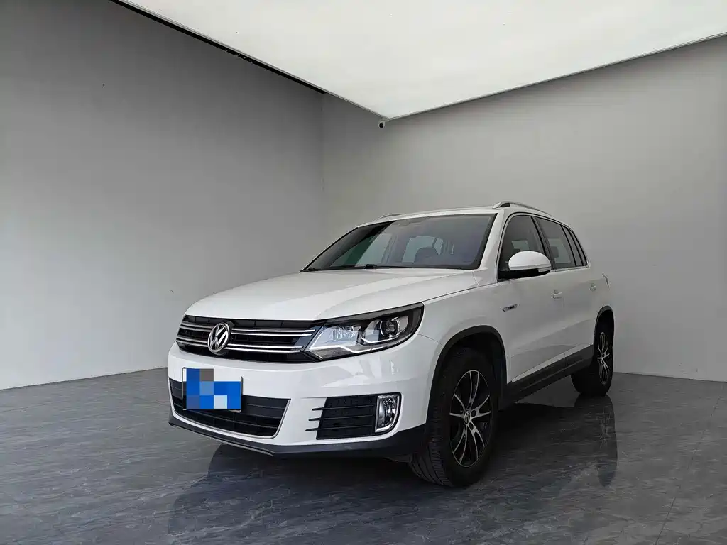Volkswagen Tiguan 2016 — фото 1