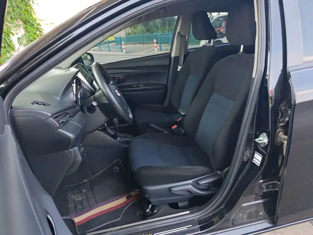 Toyota Yaris L 2018 — фото 15