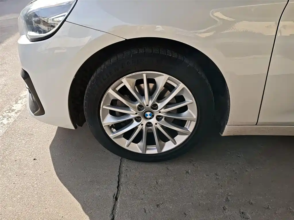 BMW 2 Series Active Tourer 2018 — фото 25