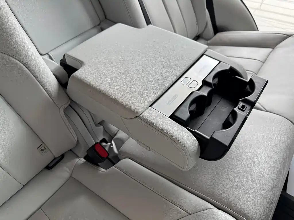 Land Rover Range Rover Sport 2024 — фото 27