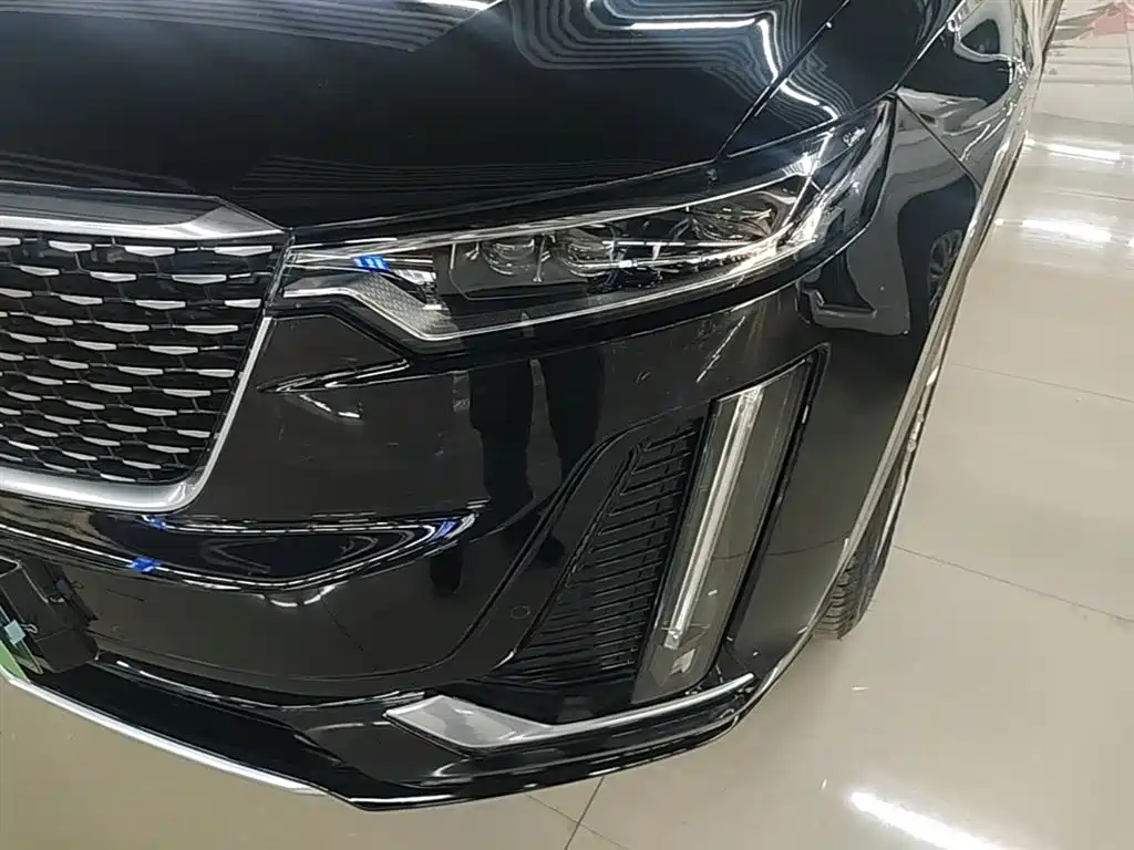 Cadillac XT6 2021 — фото 24