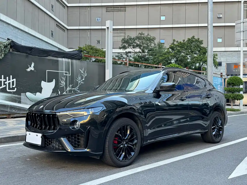 Maserati Levante 2022 — фото 1