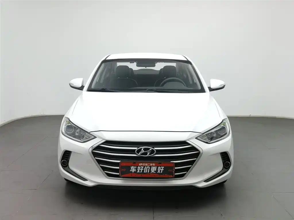 Hyundai Elantra 2019 — фото 3