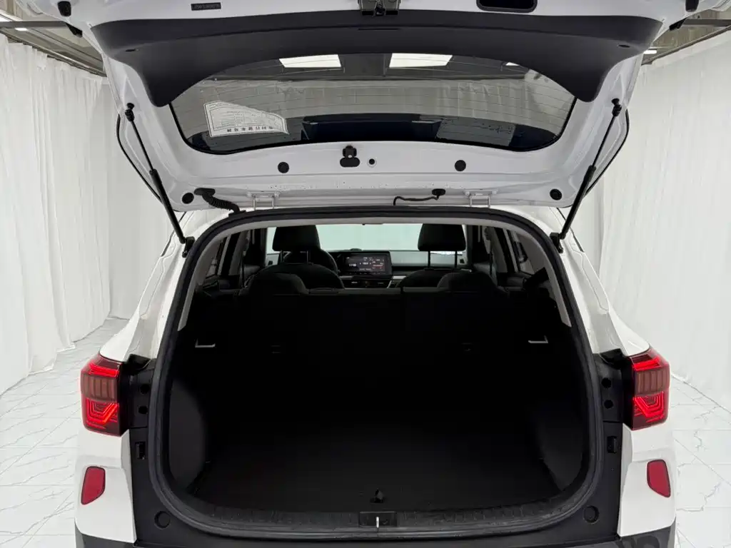 Kia KX3 2022 — фото 16