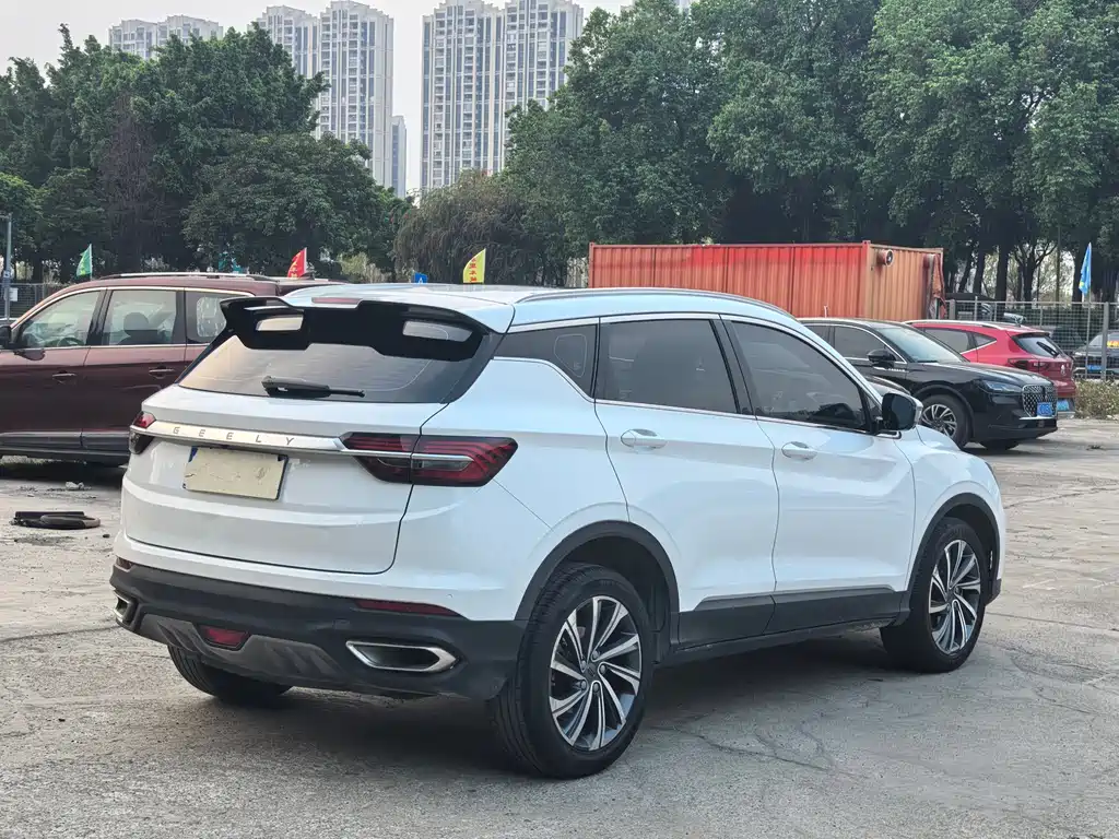 Geely Binyue 2019 — фото 17