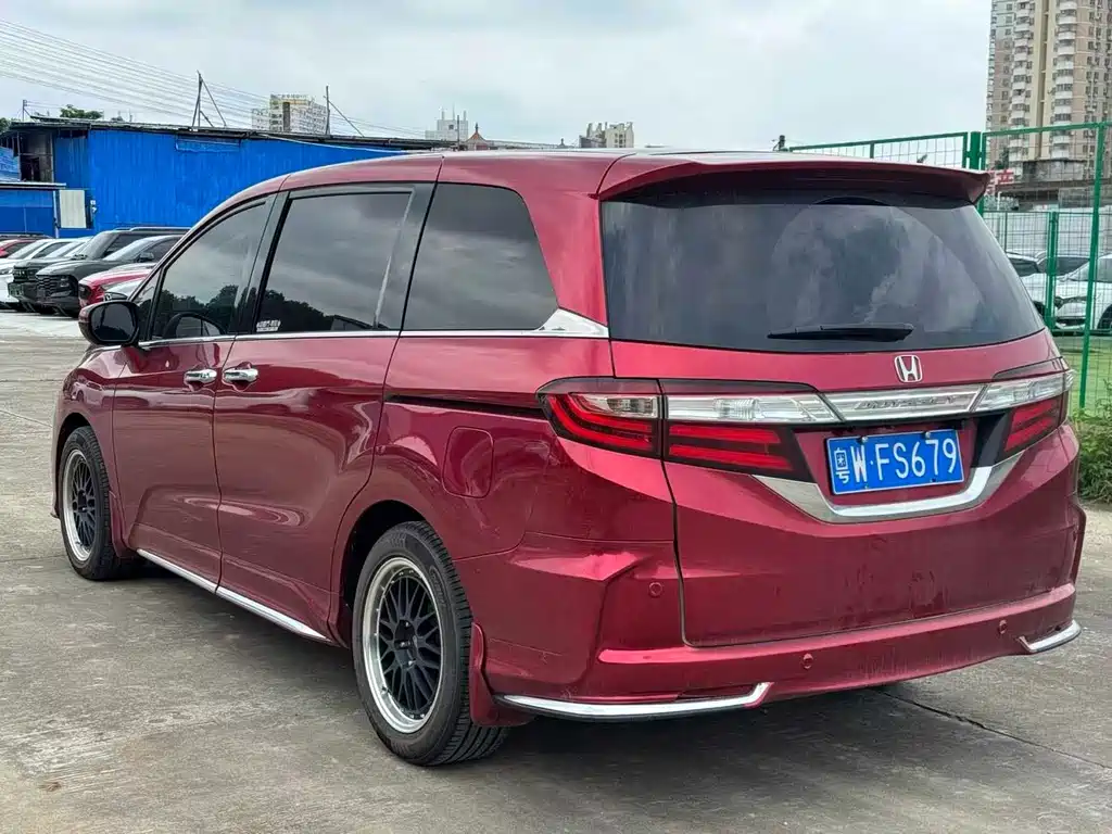 Honda Odyssey 2017 — фото 5