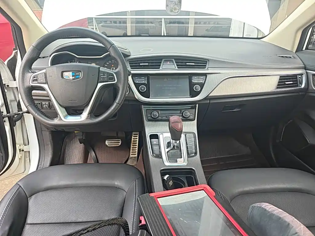 Geely Emgrand GS 2016 — фото 10
