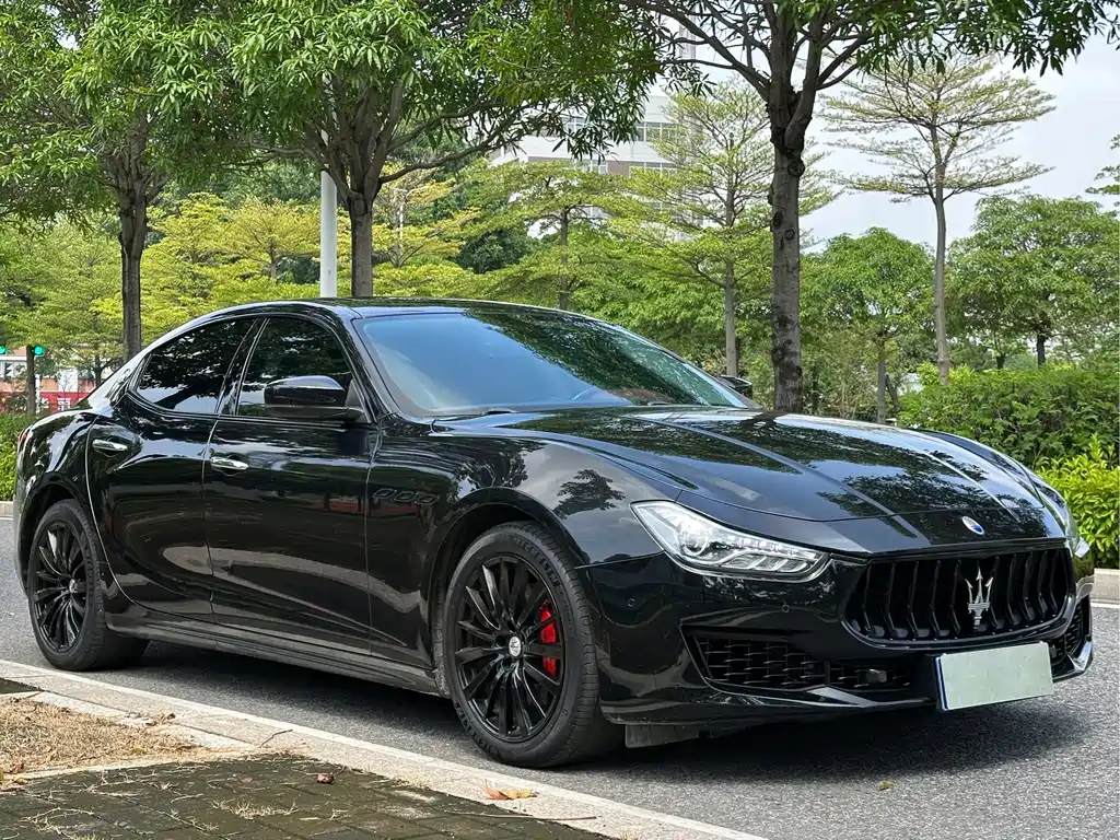 Maserati Ghibli 2021 — фото 12