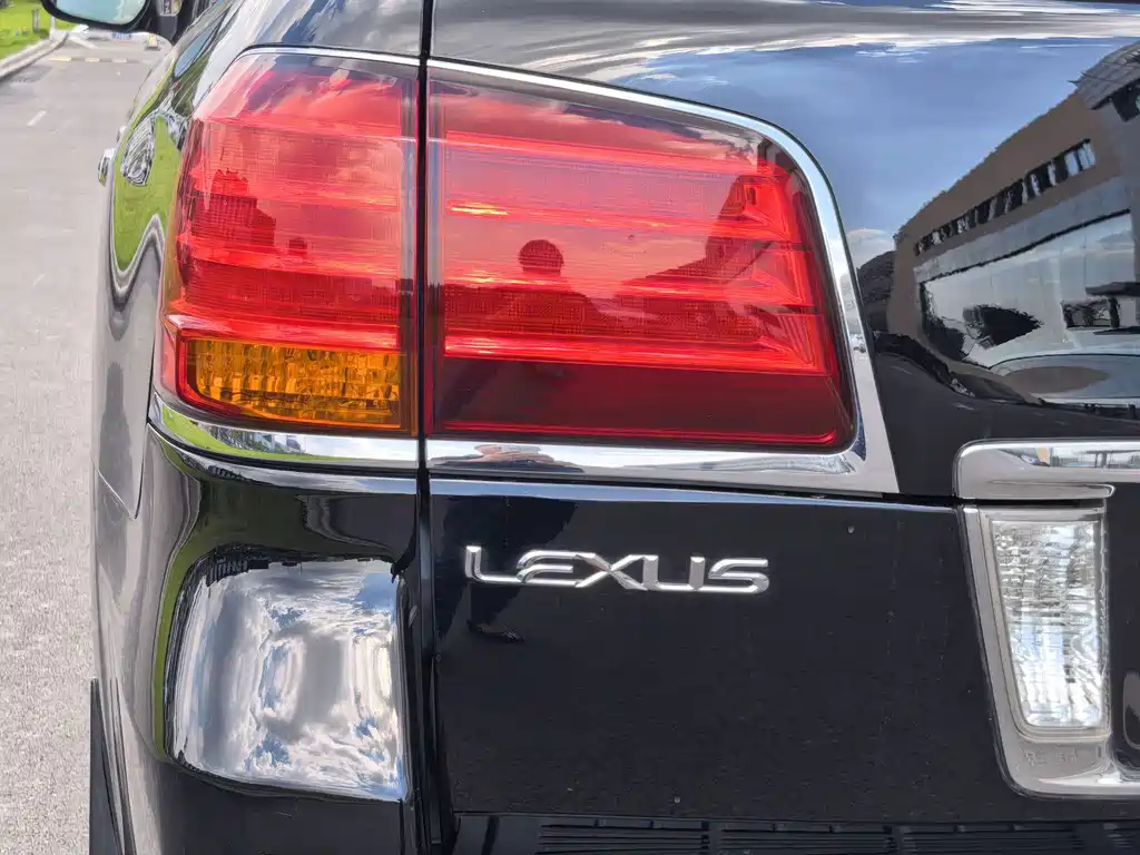 Lexus LX 2009 — фото 14