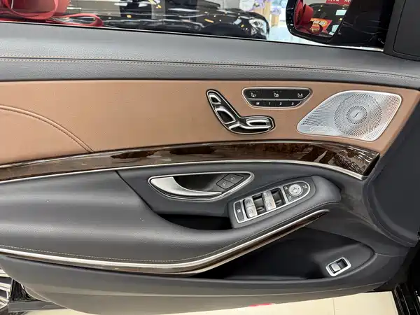 Mercedes-Benz S-Class 2020